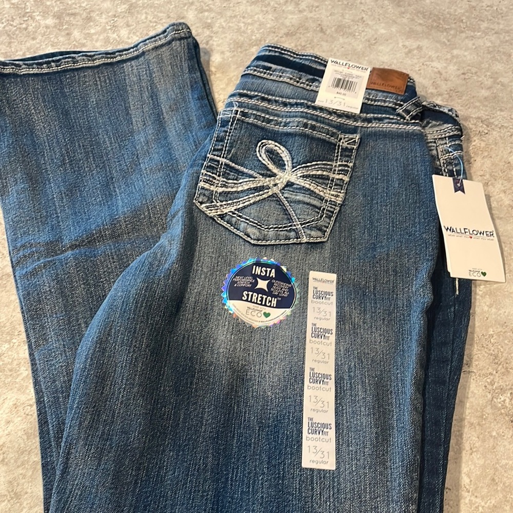 Wallflower junior jeans Sz 13/31 nwt